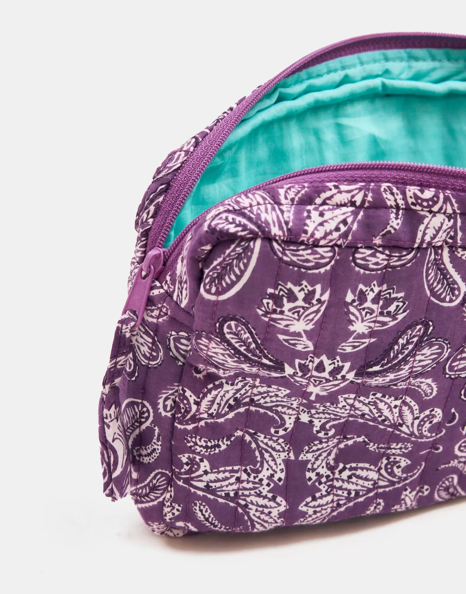 Cases*Natura Selection Small Paisley Toiletry Bag 147887-PAISLEY